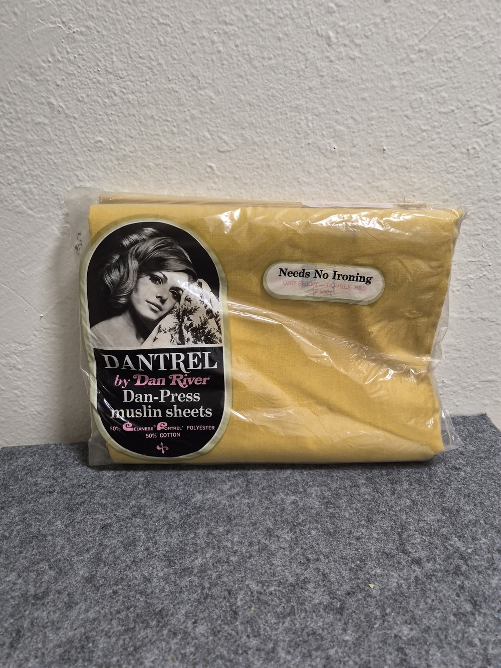 Vintage New Old Stock (NOS) Dantrel by Dan River sheet